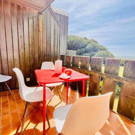 Bright With Balcony Near The Sea *