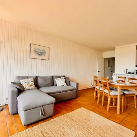 Bright With Balcony Near The Sea La Rochelle (Charente-Maritime)